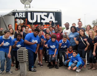 UTSA Honors Alliance members