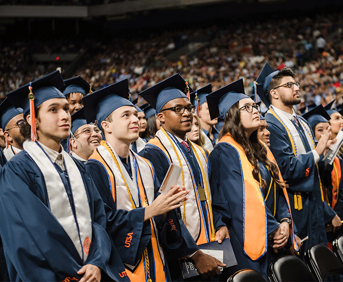 Nearly 3,000 UTSA graduates to cross the stage in fall Commencement
